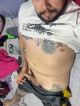 cfomega4592 online show from 11-22-25, 04:22