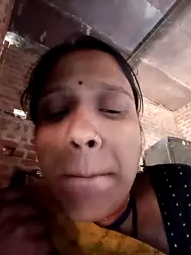 Snapshot of Xx_pooja chatting on 11-08-25, 05:18 Xx pooja online show from 11-08-25, 05:18