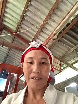 me-cute online show from 10-27-25, 01:42