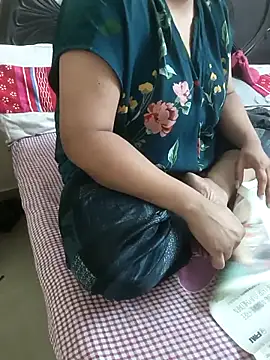 payal 261072  online show from 11-14-25, 02:54