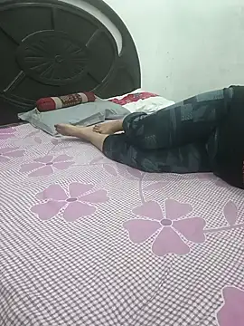 payal 261072  online show from 02-27-26, 04:34