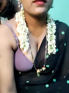 Snapshot of Shneeha_le chatting on 09-19-25, 09:11 Shneeha le online show from 09-19-25, 09:11