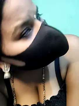 Snapshot of Shneeha_le chatting on 09-26-25, 09:24 Shneeha le online show from 09-26-25, 09:24