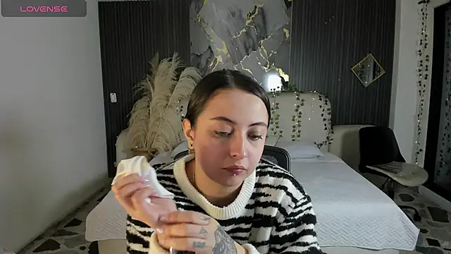 SarahCastro1  online show from 01-16-26, 03:10