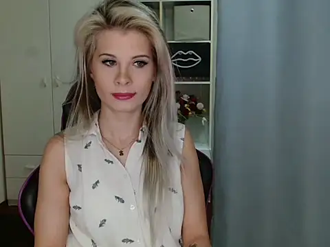 Snapshot of KristineGlow chatting on 02-12-26, 07:14 KristineGlow online show from 02-12-26, 07:14