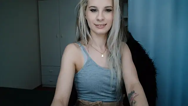 Snapshot of KristineGlow chatting on 06-24-26, 06:51 KristineGlow online show from 06-24-26, 06:51