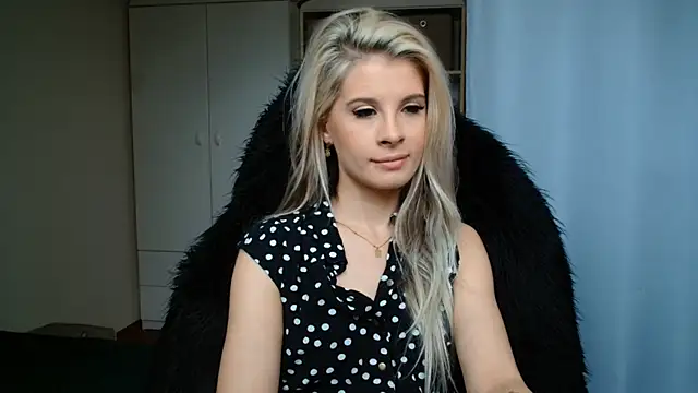 Snapshot of KristineGlow chatting on 07-02-26, 06:19 KristineGlow online show from 07-02-26, 06:19