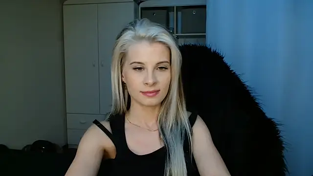 Snapshot of KristineGlow chatting on 07-09-26, 02:21 KristineGlow online show from 07-09-26, 02:21