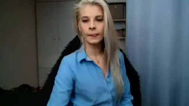 Snapshot of KristineGlow chatting on 07-10-26, 02:19 KristineGlow online show from 07-10-26, 02:19