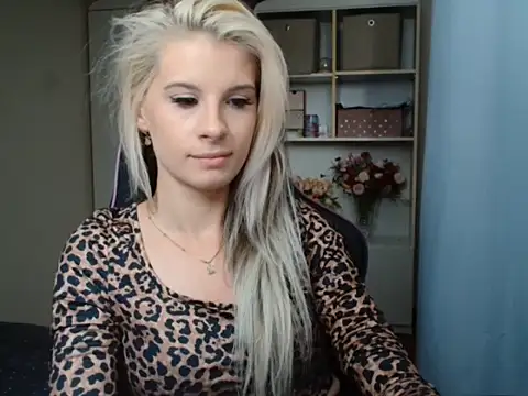 Snapshot of KristineGlow chatting on 07-23-26, 03:10 KristineGlow online show from 07-23-26, 03:10