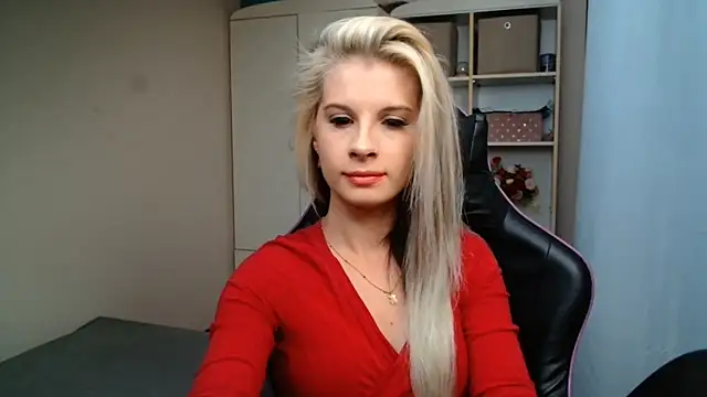 Snapshot of KristineGlow chatting on 07-27-26, 02:24 KristineGlow online show from 07-27-26, 02:24