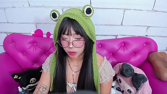 Snapshot of SafiroAgataaa chatting on 10-28-25, 11:29 SafiroAgataaa online show from 10-28-25, 11:29