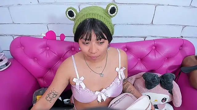 Snapshot of SafiroAgataaa chatting on 11-08-25, 02:56 SafiroAgataaa online show from 11-08-25, 02:56