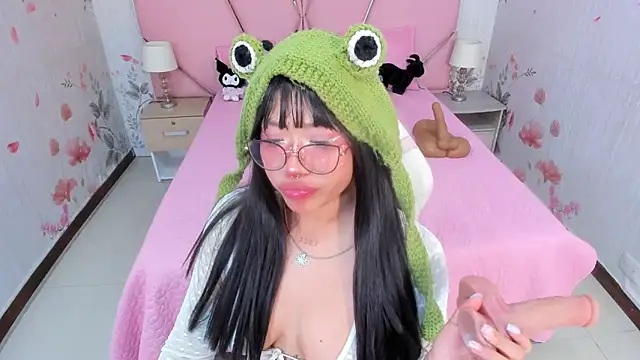 Snapshot of SafiroAgataaa chatting on 11-19-25, 03:01 SafiroAgataaa online show from 11-19-25, 03:01