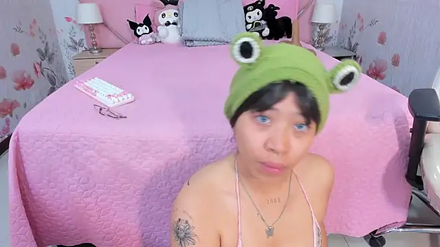 Snapshot of SafiroAgataaa chatting on 11-20-25, 03:18 SafiroAgataaa online show from 11-20-25, 03:18