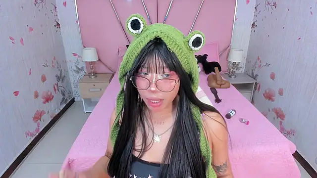 Snapshot of SafiroAgataaa chatting on 11-21-25, 03:16 SafiroAgataaa online show from 11-21-25, 03:16