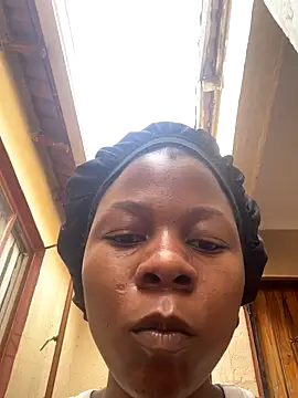 Snapshot of Crazyqueenxxx chatting on 12-20-25, 02:46 Crazyqueenxxx online show from 12-20-25, 02:46