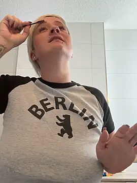 Snapshot of Rozendefotz chatting on 02-17-26, 09:50 Rozendefotz online show from 02-17-26, 09:50