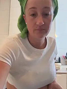 Snapshot of Rozendefotz chatting on 03-03-26, 08:31 Rozendefotz online show from 03-03-26, 08:31