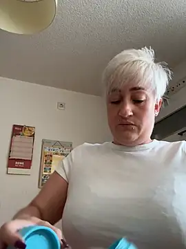 Snapshot of Rozendefotz chatting on 03-11-26, 06:52 Rozendefotz online show from 03-11-26, 06:52