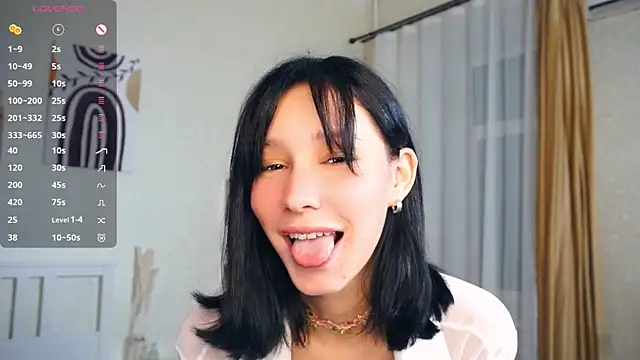 Snapshot of IrenePlamer chatting on 09-20-25, 07:37 IrenePlamer online show from 09-20-25, 07:37