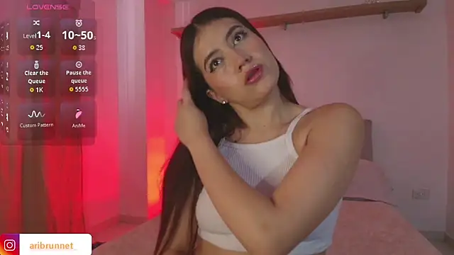 BrunnetAri  online show from 02-24-26, 03:10