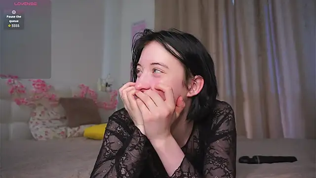 JuanaFriesz online show from 04-02-26, 09:07