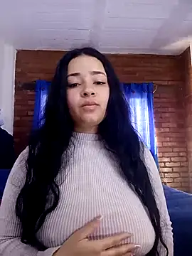 Snapshot of Emmy__ chatting on 11-13-25, 07:02 Emmy online show from 11-13-25, 07:02