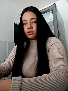 Snapshot of Emmy__ chatting on 11-24-25, 03:34 Emmy online show from 11-24-25, 03:34