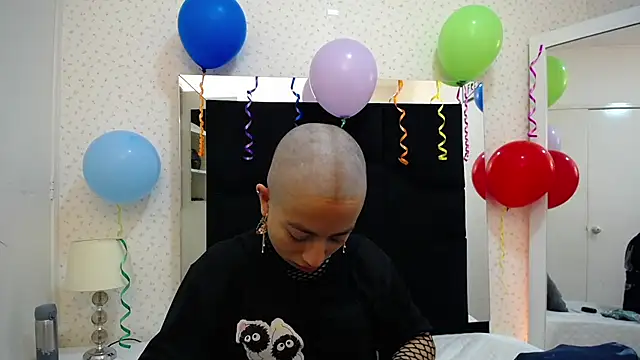 Snapshot of LunaRichy_ chatting on 09-24-25, 12:41 LunaRichy online show from 09-24-25, 12:41