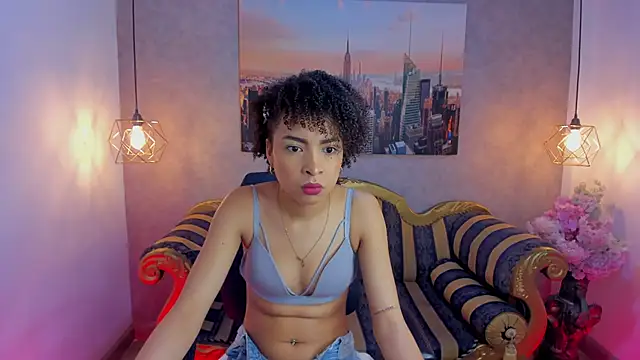 Snapshot of Lucia_jane chatting on 10-24-25, 07:43 Lucia jane online show from 10-24-25, 07:43