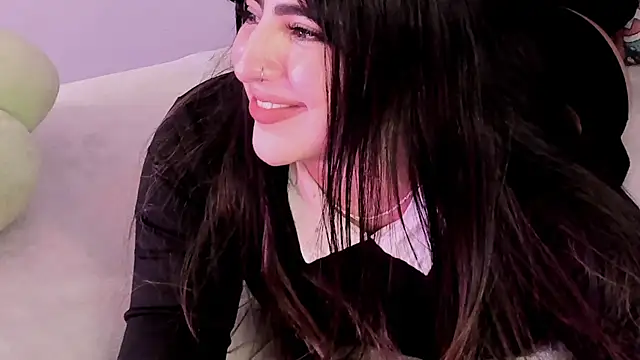 Camila Matinez  online show from 10-21-25, 12:11