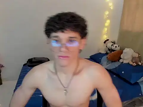 Tom Blues online show from 11-18-25, 02:21