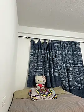 Snapshot of aliciia_23 chatting on 11-13-25, 01:59 aliciia 23 online show from 11-13-25, 01:59