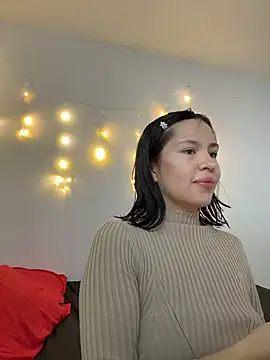 Snapshot of aliciia_23 chatting on 12-05-25, 08:38 aliciia 23 online show from 12-05-25, 08:38