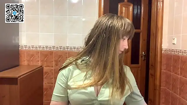 MaroonMoon  online show from 11-18-25, 08:35