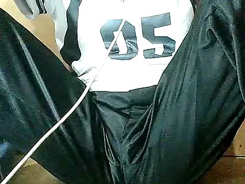 Snapshot of pinay-momm1682 chatting on 12-16-25, 08:41 pinay-momm1682 online show from 12-16-25, 08:41