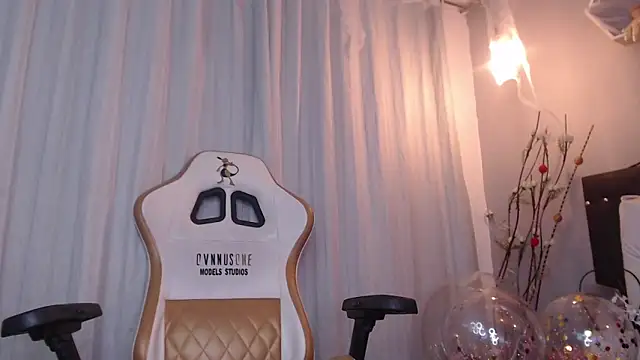 Meriiida online show from 10-18-25, 03:42