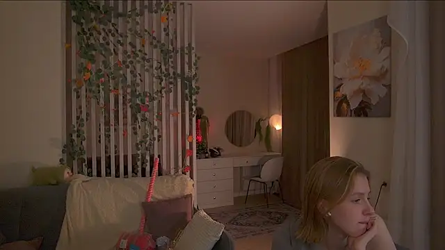 sofiapurex online show from 12-17-25, 08:48