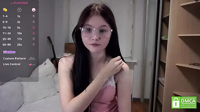 Snapshot of DelphaDivenere chatting on 09-26-25, 05:06 DelphaDivenere online show from 09-26-25, 05:06