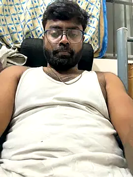 Snapshot of DJLOVE280825 chatting on 10-13-25, 11:27 DJLOVE280825 online show from 10-13-25, 11:27