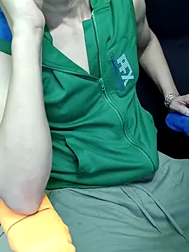 chocolate alone online show from 10-28-25, 07:23