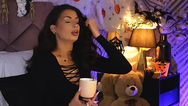 EvaRhea online show from 10-29-25, 03:53