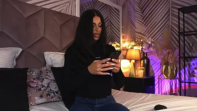 EvaRhea online show from 03-30-26, 02:56