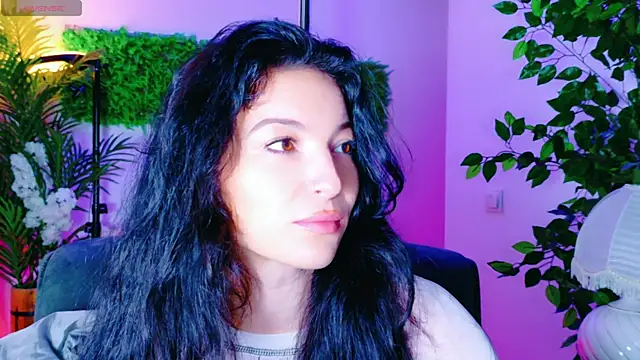 CutenessGirl online show from 11-11-25, 07:41