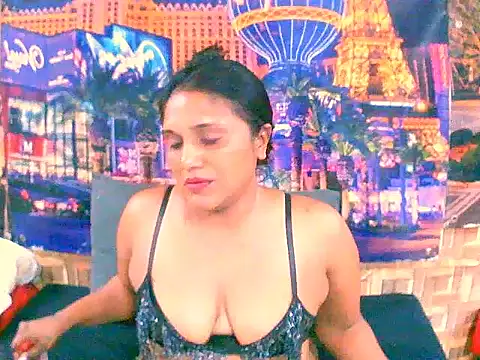 Snapshot of IndianSexyLady4u chatting on 10-07-25, 06:27 IndianSexyLady4u online show from 10-07-25, 06:27
