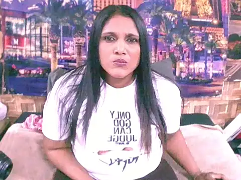 Snapshot of IndianSexyLady4u chatting on 10-23-25, 03:22 IndianSexyLady4u online show from 10-23-25, 03:22