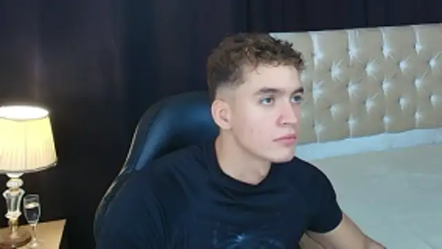 Snapshot of paull_george chatting on 02-28-26, 03:35 paull george online show from 02-28-26, 03:35