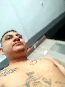 Snapshot of Maratattoo22 chatting on 03-26-26, 01:38 Maratattoo22 online show from 03-26-26, 01:38