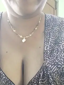 Geetha227 online show from 09-28-25, 04:07